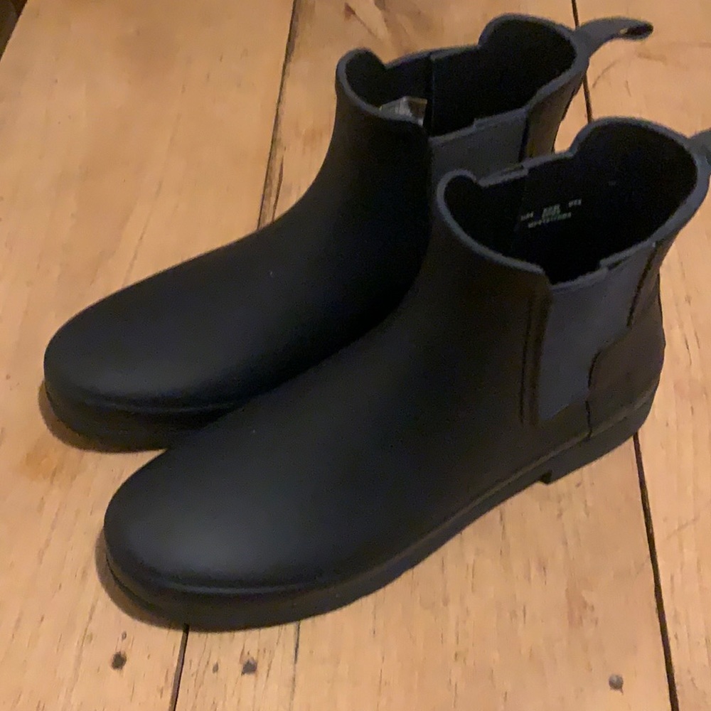 Hunter Chelsea Rain Boots Size 8 US/39 EU.
